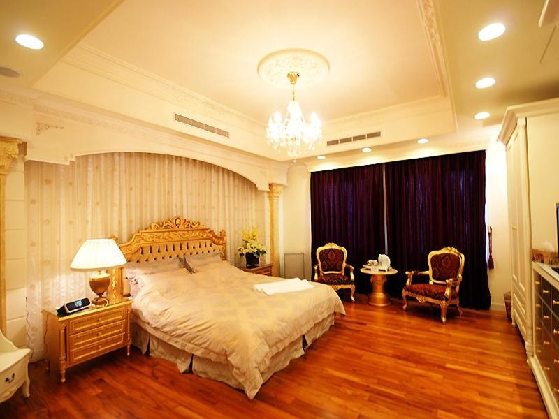 Baroque House Hotel ไถหนาน ภายนอก รูปภาพ